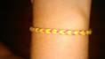 Pulseras de trenza multicolor.
